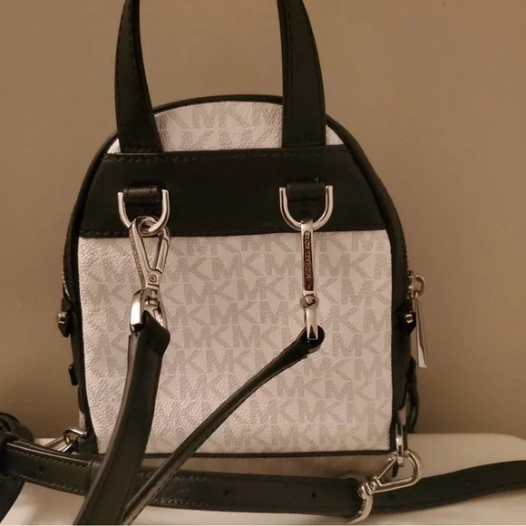 MICHAEL KORS RHEA BACKPACK - Picture 2 of 10